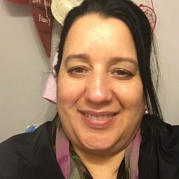 Profile Picture of Nancy Espinet (@nespinet) on Poshmark