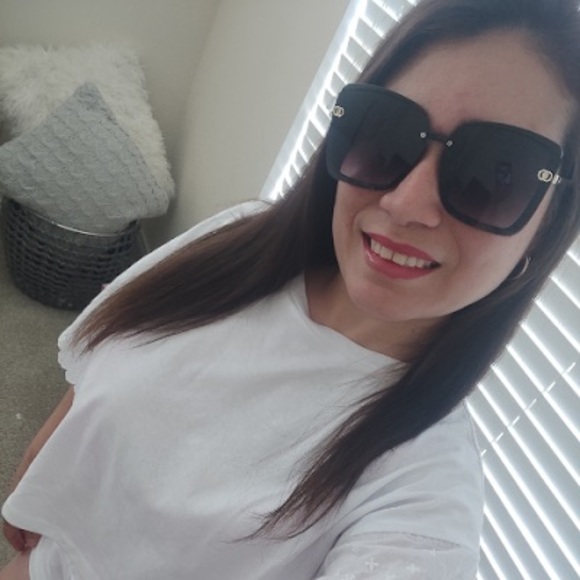 Profile Picture of Maribel Acosta (@maribelacost295) on Poshmark
