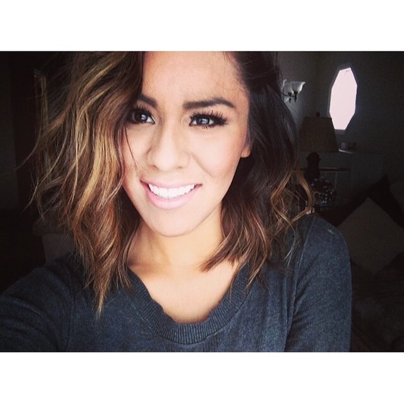 Profile Picture of Mayra Galaviz (@galamayr) on Poshmark