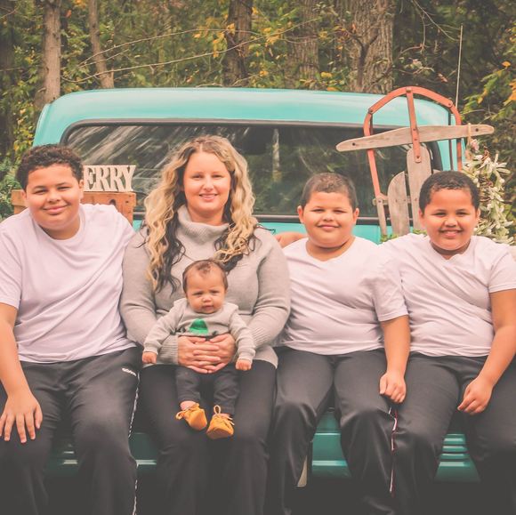 Profile Picture of Shawna Carpenter (@scarpenter01234) on Poshmark