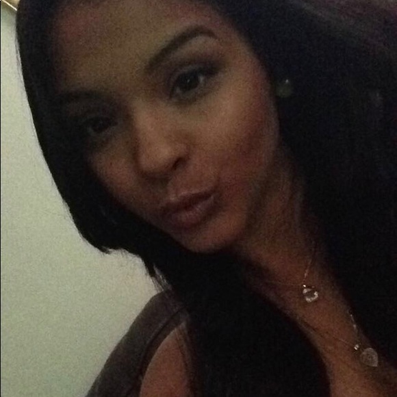 Profile Picture of Sasha Alvarez (@sashaaa3) on Poshmark