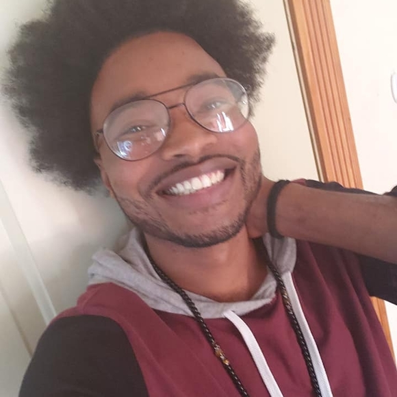 Profile Picture of Sean Mcreynolds (@seanmcreynolds) on Poshmark