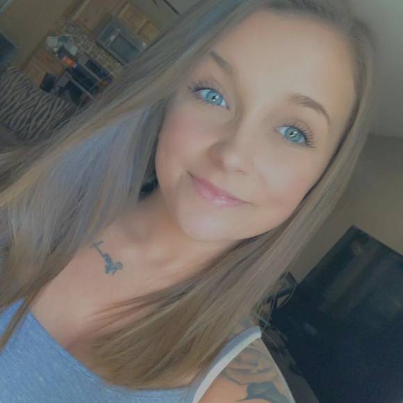 Profile Picture of Jessica Teter (@jteter16) on Poshmark