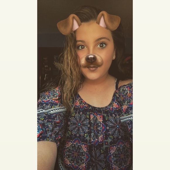 Profile Picture of Caroline Cwalinski (@carolinec12_) on Poshmark