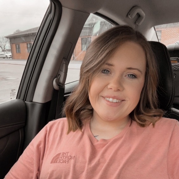 Profile Picture of Kirsten Rucker (@kkirrstenn_) on Poshmark