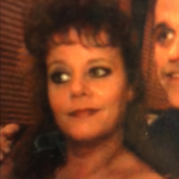 Profile Picture of Sandy Kretzer (@ksandrad) on Poshmark