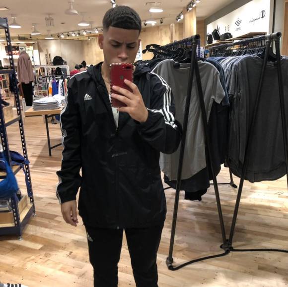 Profile Picture of Cristian d. Colon (@newtxnxx) on Poshmark