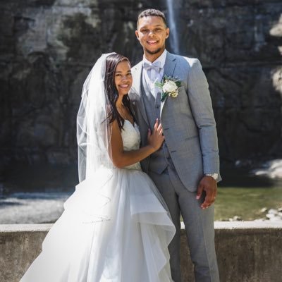 Profile Picture of Willie (@WillieHython) on Twitter