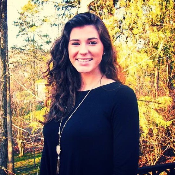 Profile Picture of Taylor Wilkinson (@twilki19) on Poshmark