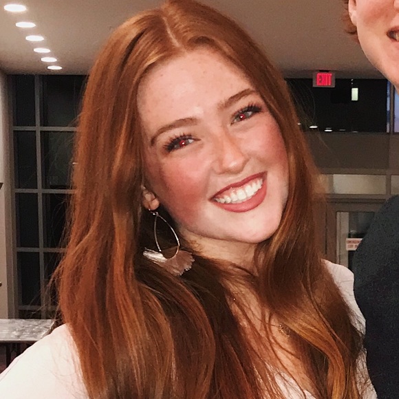 Profile Picture of Jenna Madgar (@madgarjenna) on Poshmark