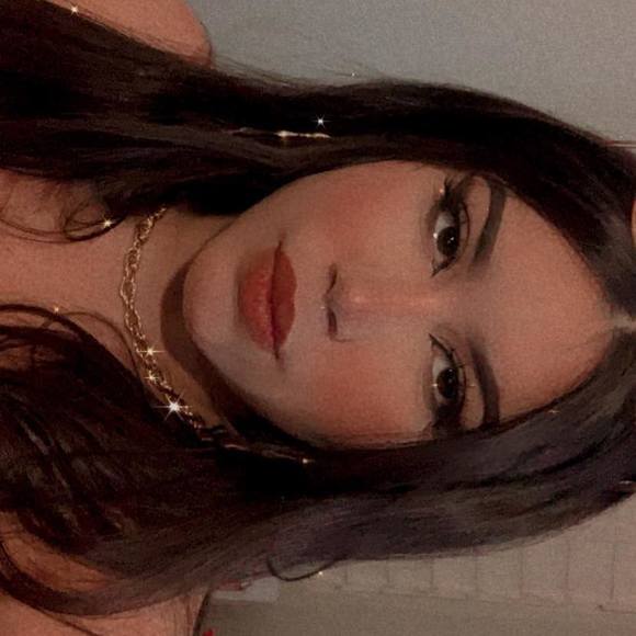 Profile Picture of Leilianice Quiñones (@leilistardom) on Poshmark