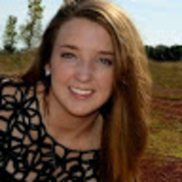 Profile Picture of Heather Chadwick (@heatherchadw291) on Poshmark