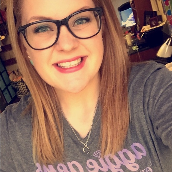 Profile Picture of Alyssa Lamberti (@alyssaclarice) on Poshmark