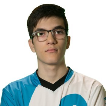 Profile Picture of SkyTheSwaper (@LoganRees16) on Twitter