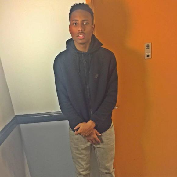 Profile Picture of Mai Drilla (@maiblixky) on Poshmark