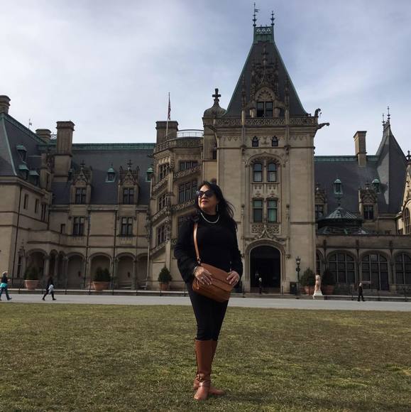 Profile Picture of Lucy De hidalgo (@lucyramirez88) on Poshmark