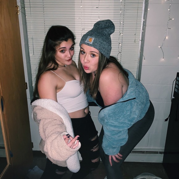 Profile Picture of Jordan Aeschlimann (@jaeschlimann) on Poshmark