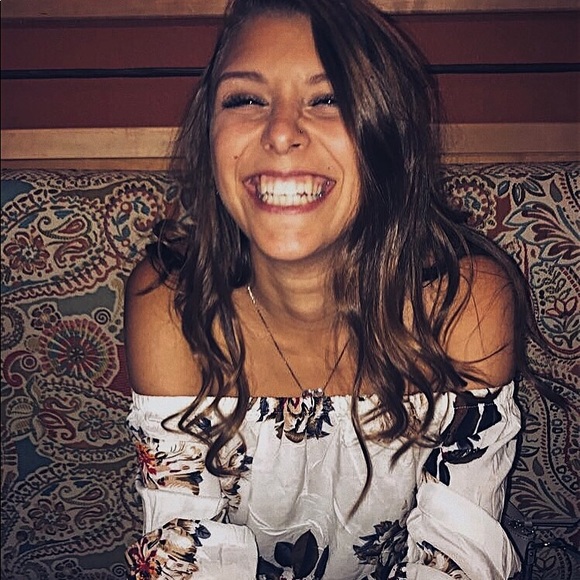 Profile Picture of Paige Franklin (@pfrankin17) on Poshmark