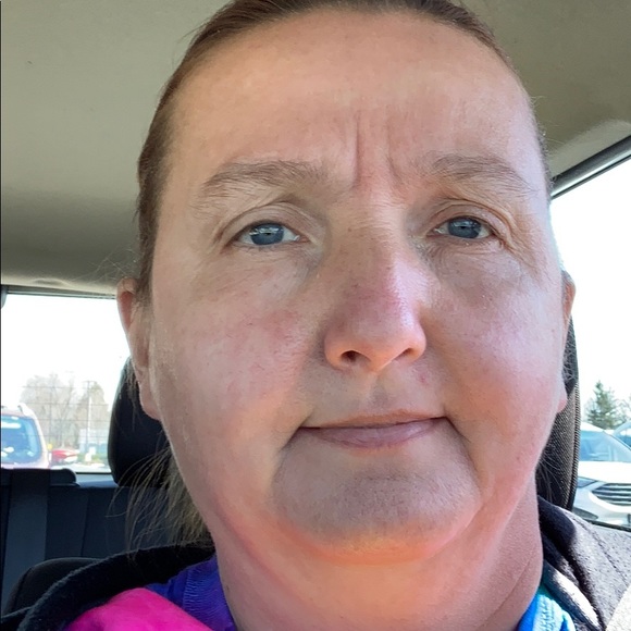 Profile Picture of Mary Cordova (@maryacordova) on Poshmark