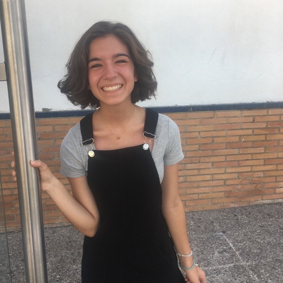 Profile Picture of Isabella Mosera (@districtscp) on Poshmark