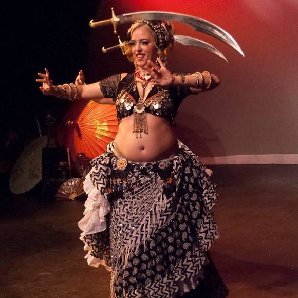 Profile Picture of Jen Cerdena (@jencerdena) on Poshmark