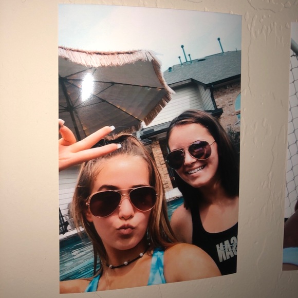 Profile Picture of Alexa Berry (@alexaaaa05) on Poshmark