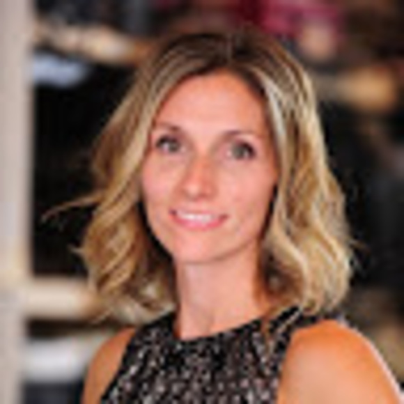 Profile Picture of Amy Fraas (@amyfraas) on Poshmark