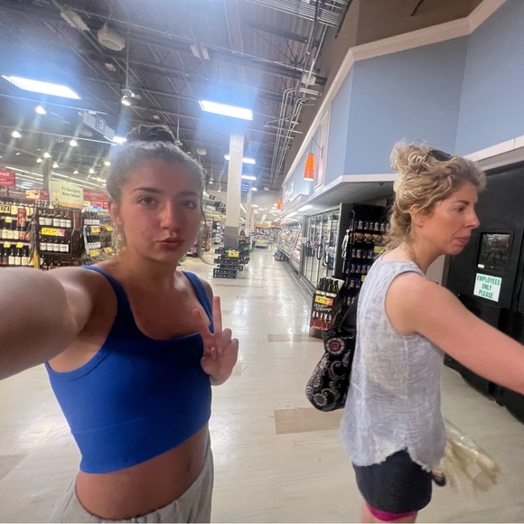 Profile Picture of Ava Fedirko (@avafedirko) on Poshmark