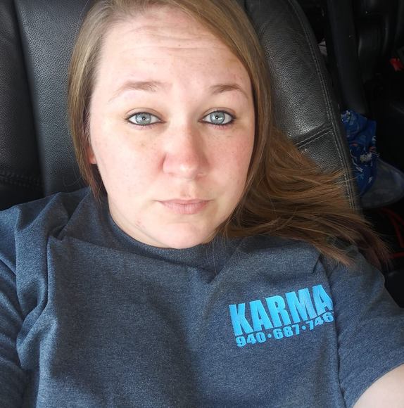 Profile Picture of Amber Daniher (@danihermomof3) on Poshmark