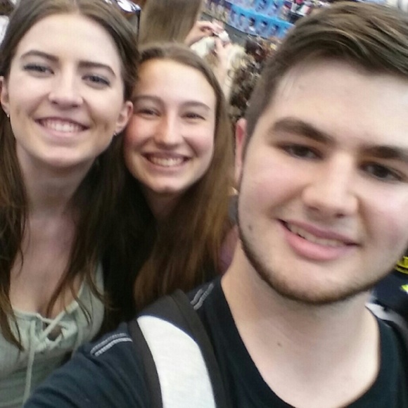 Profile Picture of Jason White (@jasonlamont) on Poshmark