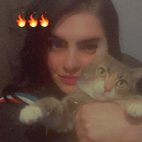 Profile Picture of Noor Al (@noorsalihwv7970) on Poshmark