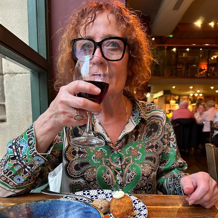 Profile Picture of Lesley Applegate (@lesley_a8) on Tiktok