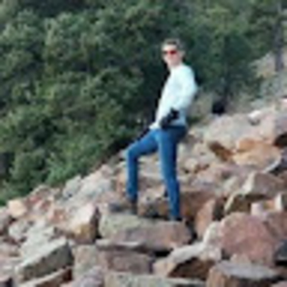 Profile Picture of Andrew Birch (@andrewcg17) on Poshmark
