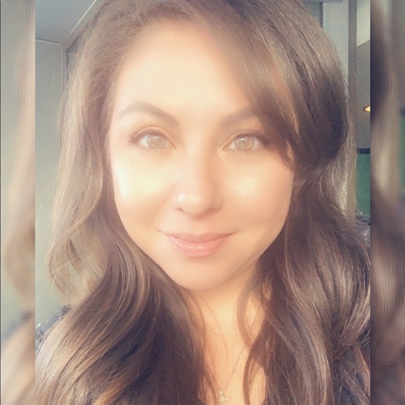 Profile Picture of Carla Alexander (@sessa85) on Poshmark