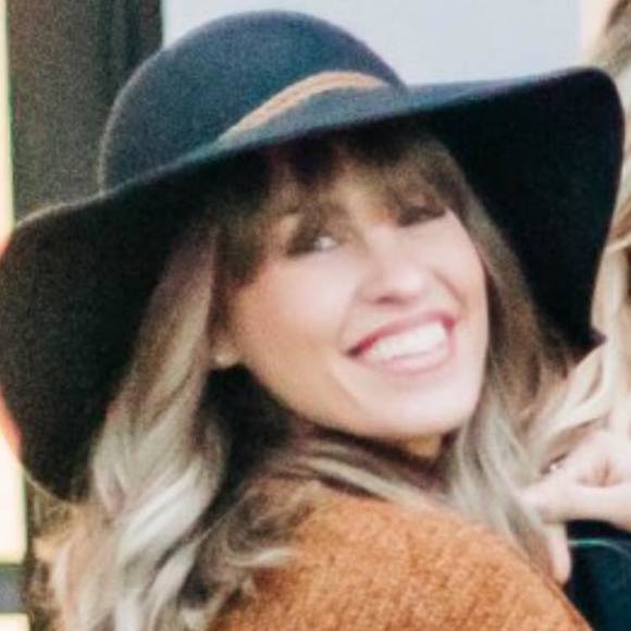 Profile Picture of Tonya Ward (@mamat84) on Poshmark