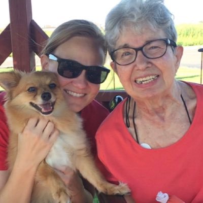 Profile Picture of Julia McKeñzie (@Ragulia) on Twitter