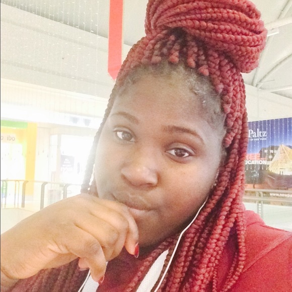 Profile Picture of Alexus Lemmon (@alexus5494) on Poshmark