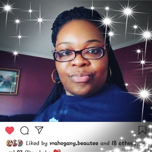 Profile Photo of Nicky Hooker (@atyiahooker) on Poshmark