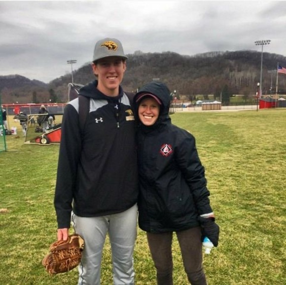 Profile Picture of Matt Wiechmann (@mweaks12) on Poshmark