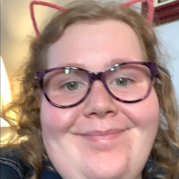 Profile Picture of Bethany Boyd (@bethanyboyd622) on Poshmark