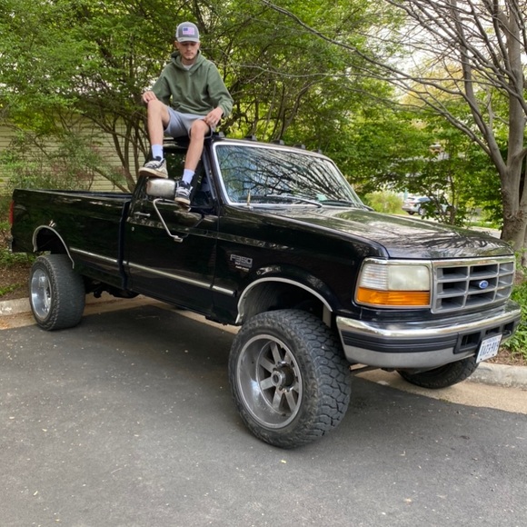 Profile Picture of Jacob Robbins (@jacobrobbins978) on Poshmark