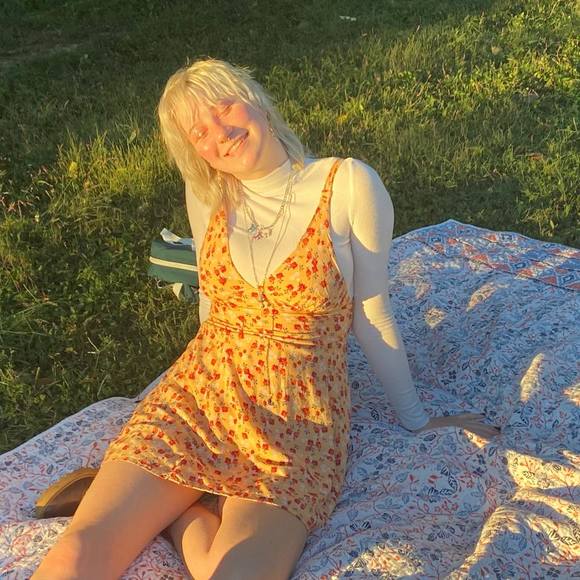 Profile Picture of Abby Havens (@absigail30) on Poshmark