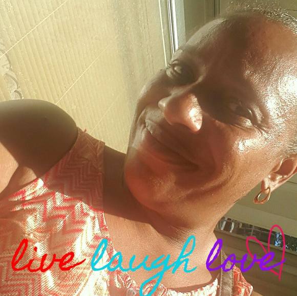 Profile Picture of Alvina Gray (@alvina_gray) on Poshmark