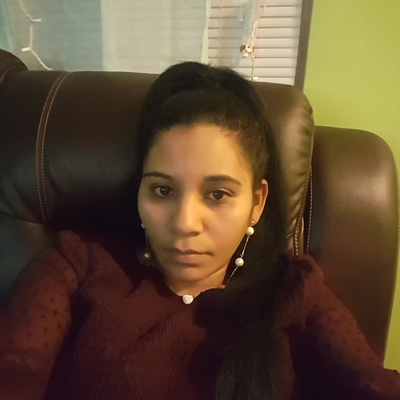 Profile Picture of Doris Ramirez (@cordovad98) on Poshmark