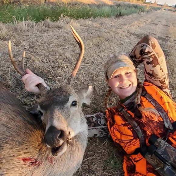 Profile Picture of Jennifer Bretney (@bretney1) on Poshmark