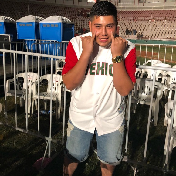 Profile Picture of Guillermo Escobar (@escobar24469) on Poshmark