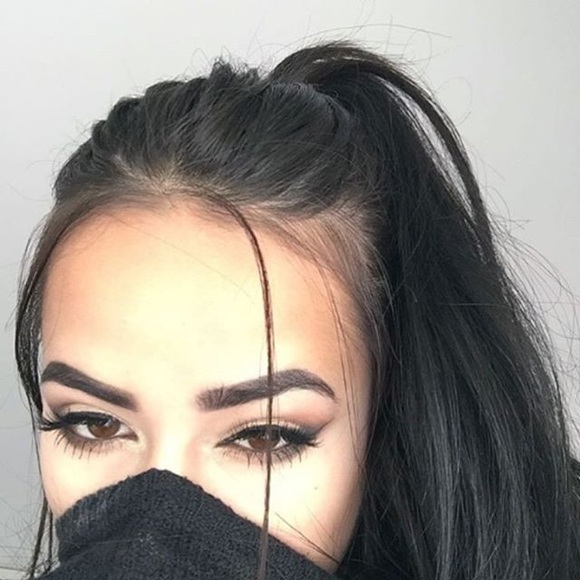 Profile Picture of Nazish Haidari (@nazish_00) on Poshmark