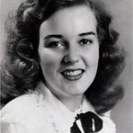 Profile Picture of Sarah Rachael Klapak (@missdaggerone) on Facebook