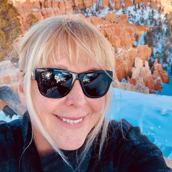 Profile Picture of Diane Bellafiore (@dianemike) on Poshmark