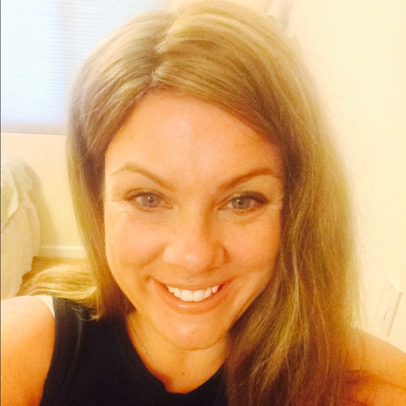 Profile Picture of Danielle Eichner (@1deichner) on Poshmark
